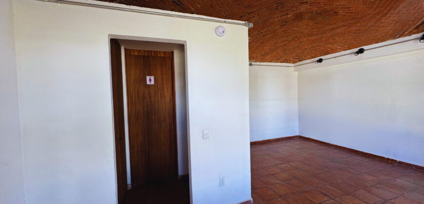 Patio de maniobras en venta