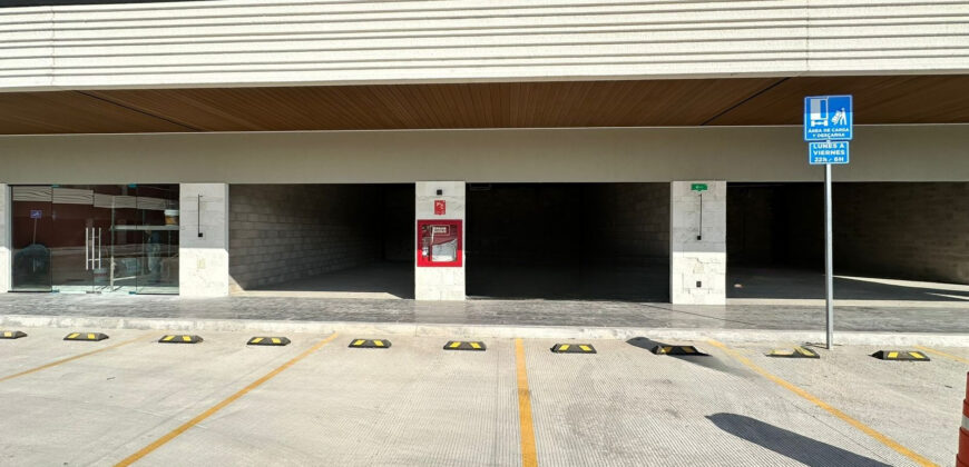 Locales en renta en Plaza Xentric Lomas